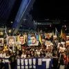 Protest vor Netanjahus Residenz in Jerusalem: Zehntausende Menschen demonstrieren für Geisel-Deal und Ende des Gaza-Krieges