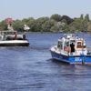 Passagiere springen ins Wasser: Hausboot stößt auf Jungfernsee in Potsdam mit Schubverband zusammen