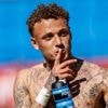 “Als je m’n moeder uitscheldt, moet je ook wat kunnen hebben”: Noa Lang klopt zich op de borst nadat hij titelstrijd met twee goals opengooide