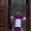 VIDEO. "Extra omnes" : les portes de la chapelle Sixtine se sont refermées, le conclave débute