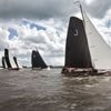 Een ongevraagde zoen op de mond is seksueel ge­weld, weet deze schipper van het skûtsjesilen ook