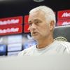 Aangeslagen José Mourinho in Kuip door overlijden van FC Porto-icoon: ‘Een deel van mijn geschiedenis is weg’