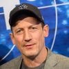 „Ein super sympathischer Mensch mit Herz“: Wotan Wilke Möhring ersetzt Elton bei Quizshow „Wer weiß denn sowas?“