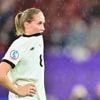 Anfeindungen gegen Nationalspielerin Lohmann: Wer hetzt, hasst auch den Fußball