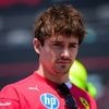 Tegenvallende Ferrari frustreert Leclerc meer dan genietende Hamilton
