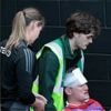 Aberdeen-speler MacKenzie verwond door eigen fan die met stoeltje gooit