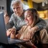 Hoe kan een bank- of zorgvolmacht jou helpen in het beschermen van (de financiën van) je (groot)ouders?