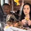 KIJK. Auto rijdt restaurant binnen en ramt foodinfluencers: “Dit had onze laatste maaltijd kunnen zijn”
