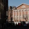 Subventions coupées à Harvard : "L'arrêt de mon programme de recherche" sur la tuberculose "n'est que le premier d'une longue série", s'inquiète la chercheuse Sarah Fortune