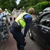 Het verkeer in Beek loopt vast door Duitse grenscontroles: ‘Auto’s reden door de tuinen’