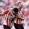 Luuk de Jong zag puntenverlies Ajax op iPad: 'Nu moeten we het afmaken'