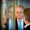 Media, laat een echte foto van Geert Wilders zien