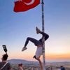 Toerist onder vuur na paaldans aan Turkse vlaggenmast