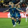 Zweden en Duitsland plaatsen zich met overtuigende zeges voor kwartfinales EK