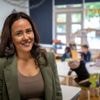Schooldirecteur Oriana ziet scholieren die op beton moeten slapen: ‘Leraren weten wat er speelt’
