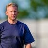 Dirk Kuyt debuteert met zege bij FC Dordrecht: ‘Tevreden met het begin, maar niets meer dan dat’