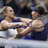 Geëmotioneerde Sabalenka troost Anisimova na finale: 'Weet hoe pijnlijk dit is'