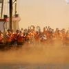 In beeld | Feestvreugde op de 'Heen en Weer' tijdens huldiging FC Volendam