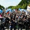 Mehrere Festnahmen bei Querdenken-Demo in Berlin: Minderjährige rufen rechtsextreme Parolen und greifen Polizisten an