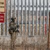 Murs, barbelés, bunkers... Comment l'Europe barricade sa frontière face à la Russie depuis la guerre en Ukraine