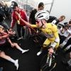 Arensman spreekt van ‘ongeloof­lij­ke’ zege, Pogacar feliciteert Nederlander: ‘Dit is hoe een ontsnapping moet winnen’