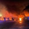 Zwei fast zeitgleiche Feuer in Berlin: 35 Transporter brennen – Polizei ermittelt wegen Brandstiftung