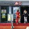 Arbeitsmarkt: Arbeitslosigkeit geht im Juni nur leicht zurück