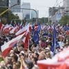 En Pologne, chaque camp descend dans la rue à une semaine du second tour de la présidentielle