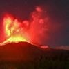 Un volcan d’Indonésie entre en éruption et crache une colonne de cendres de 10 kilomètres