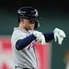 Sale picks up 1st win of season, Braves rout Diamondbacks 8-2
