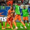Sensor in de bal en AI: het WK voor clubteams krijgt automatische buitenspel-herkenning