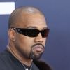 Une chanson de Kanye West à la gloire d'Adolf Hitler cartonne sur X, le réseau social d'Elon Musk, alors qu'elle a été interdite sur d'autres plateformes