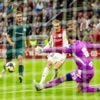 Ajax wint dankzij sterke eerste helft met 3-1 van PEC Zwolle