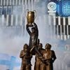 OM. Une statue de Bernard Tapie dévoilée devant le stade Vélodrome