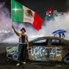 Witte Huis verwijt Mexicaanse president achter de Mexicaanse vlaggen in LA te zitten