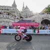 De Ronde van Italië start vrijdag in Albanië, maar waarom zoeken grote wielerrondes zo vaak een vertrekplaats in het buitenland?