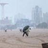 Hurricane Erin's high waves thrash coast of North Carolina