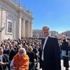 "Eine Spur zu fröhlich": Söder erntet Kritik für Selfies von Papst-Trauerfeier