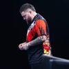 EuroTour | Voormalig wereldkampioen sloopt dartbord, Van Barneveld verslaat Price in Duitsland
