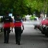 Zwölfjährige unter den Opfern: Drei Verletzte nach Attacke vor Mehrfamilienhaus in Halle