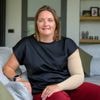 Ann (49) had een zware, gezwollen arm door lymfoedeem, tot een nieuwe techniek hoop gaf: “Meteen had ik veel minder pijn”