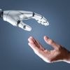 Au Japon, des chercheurs développent des robots dans le but d'assister des personnes âgées en maisons de retraite