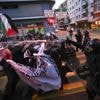 Politie Bazel zet waterkanon in bij anti-Israëlbetoging - Israëlische vlag in brand gestoken