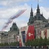Live - ▶ Rusland toont voor het eerst drones op militaire parade • Oekraïne: ‘Spionnennetwerk van Hongarije ontmanteld’