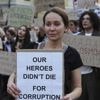 Kiev, Kharkiv, Mykolaïv... Des milliers d'Ukrainiens manifestent pour le deuxième soir de suite contre la loi controversée qui affaiblit la lutte anticorruption