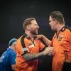 Gian van Veen en Danny Noppert naar kwartfinale na het slopen van Schotse wereldkampioenen: ‘Nooit verwacht’