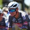 Live Tour | Favoriet Van der Poel begonnen aan listige heuvelrit, drietal in vlucht
