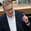 Senat sieht keine Alternative zum Sparen : Berlin muss künftig mit weniger Geld auskommen