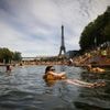 Freibäder bleiben länger offen: 100.000 Menschen sind in Paris in die Seine gesprungen