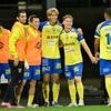 STVV blijft ongeslagen na zege tegen tienkoppig Zulte Waregem, Anderlecht-huurling Goto scoort opnieuw